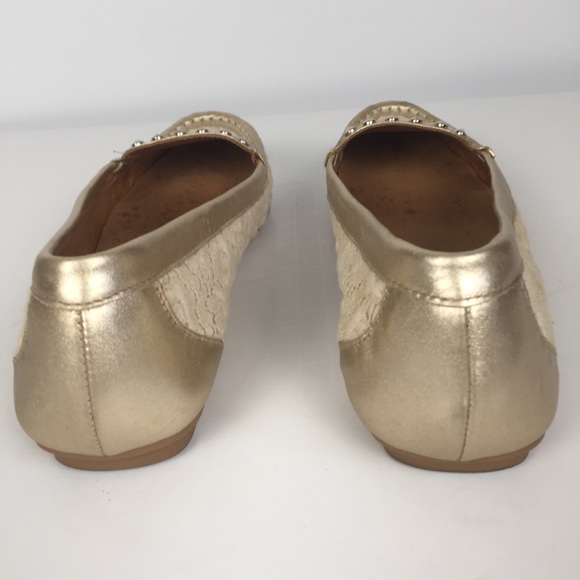 Beige lace trimmed in gold flat from Brazil size10 - Picture 4 of 8